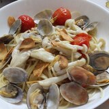 トマトとあさりときのこのパスタ